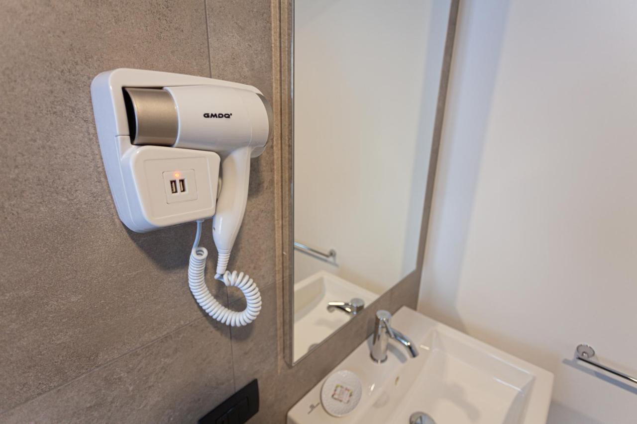 Kita House Apartment Bergamo Luaran gambar