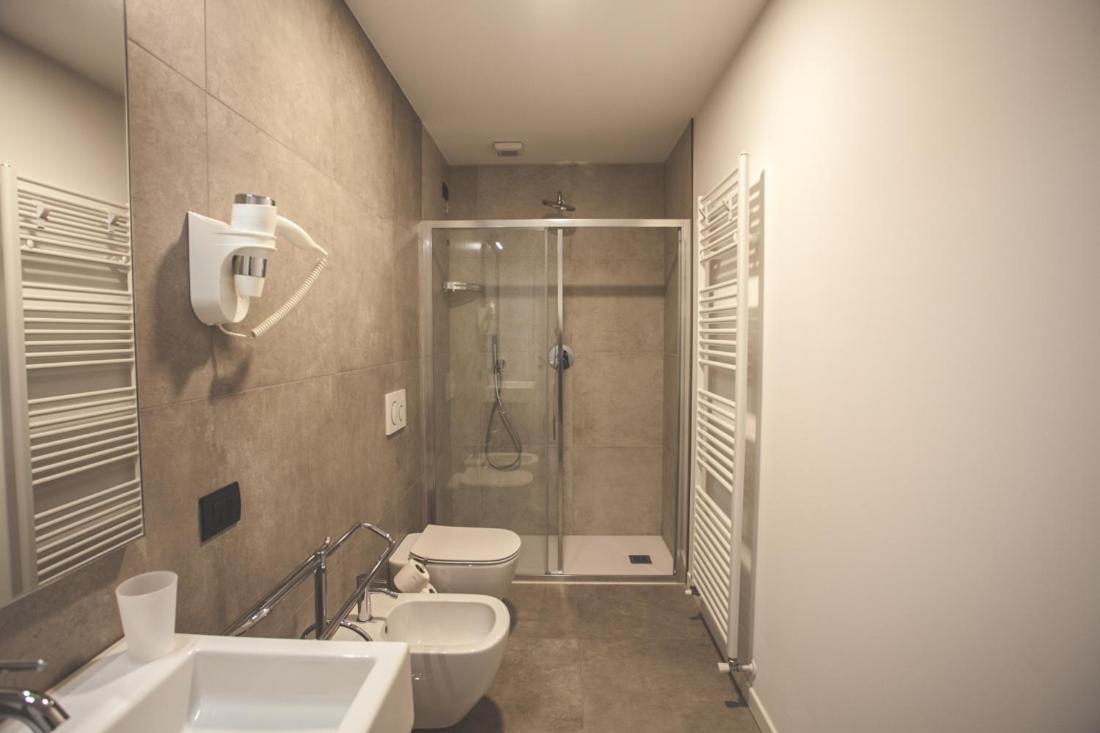 Kita House Apartment Bergamo Luaran gambar